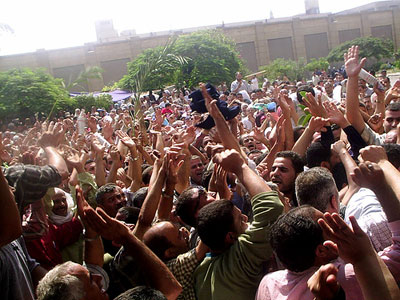 Ghazl el-Mahalla, Egypt, September 2007: 10,000 workers at the Misr Spinning and Weaving mill down tools and occupy the factory in protest at management remerging on previous agreements. This action was part of a wave of workers struggle that has swept Egypt over the last five years. 