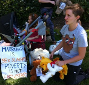  Trotskyist Platform “Marriage is Sex Slavery. Poverty is Not Newstart” - Sydney, March 2013:  A contingent of single mothers at the International Women’s Day march protested against the ALP government’s cruel cut to the single parenting payment. However, desperate not to upset the electoral prospects of the ALP and the Greens (who had been in a defacto coalition with the ALP at the time of the cutback), march organisers gave the single mothers’ struggle short shrift in the official part of the rally.