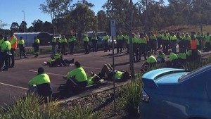 June 30: Workers at Woolworths Distribution Centre in Warnervale (in NSW’s Central Coast) take strike action after the company issued many warnings for workers “taking too much time between jobs”. A program of industrial action is needed to defend workers’ jobs and to fight to force the capitalist bosses to accede to hiring more workers at the expense of their bloated profits.