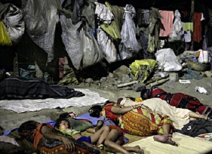 Kolkata, 2007: The “parliamentary road to socialism” in reality. Homeless people sleep under a bridge in the capital of India’s West Bengal province. Thirty-four years (from 1977 to 2011) of nominally Communist Parties administering the capitalist state in West Bengal have done little to overcome the horrific poverty and inequality in the province.