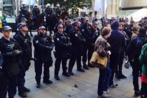 Sydney, 19 July 2015: A large police mobilisation prevents an anti-racist demonstration from being able to effectively counter a rally by the fascist “Reclaim Australia” movement. It was notable how the police and police horses faced in the direction of the anti-fascists – confirming that the police were siding with the far-right racists against the anti-racists.